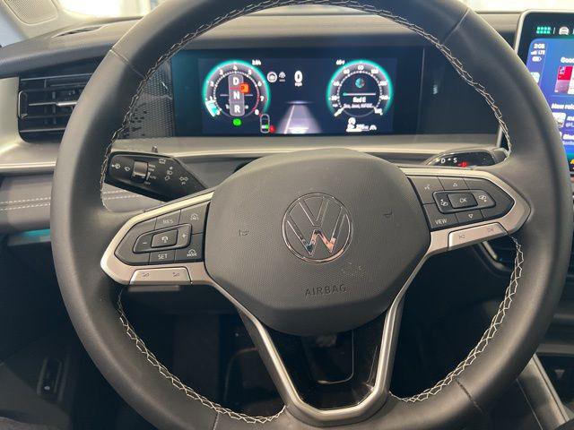 2025 Volkswagen Tiguan SE - Photo 26