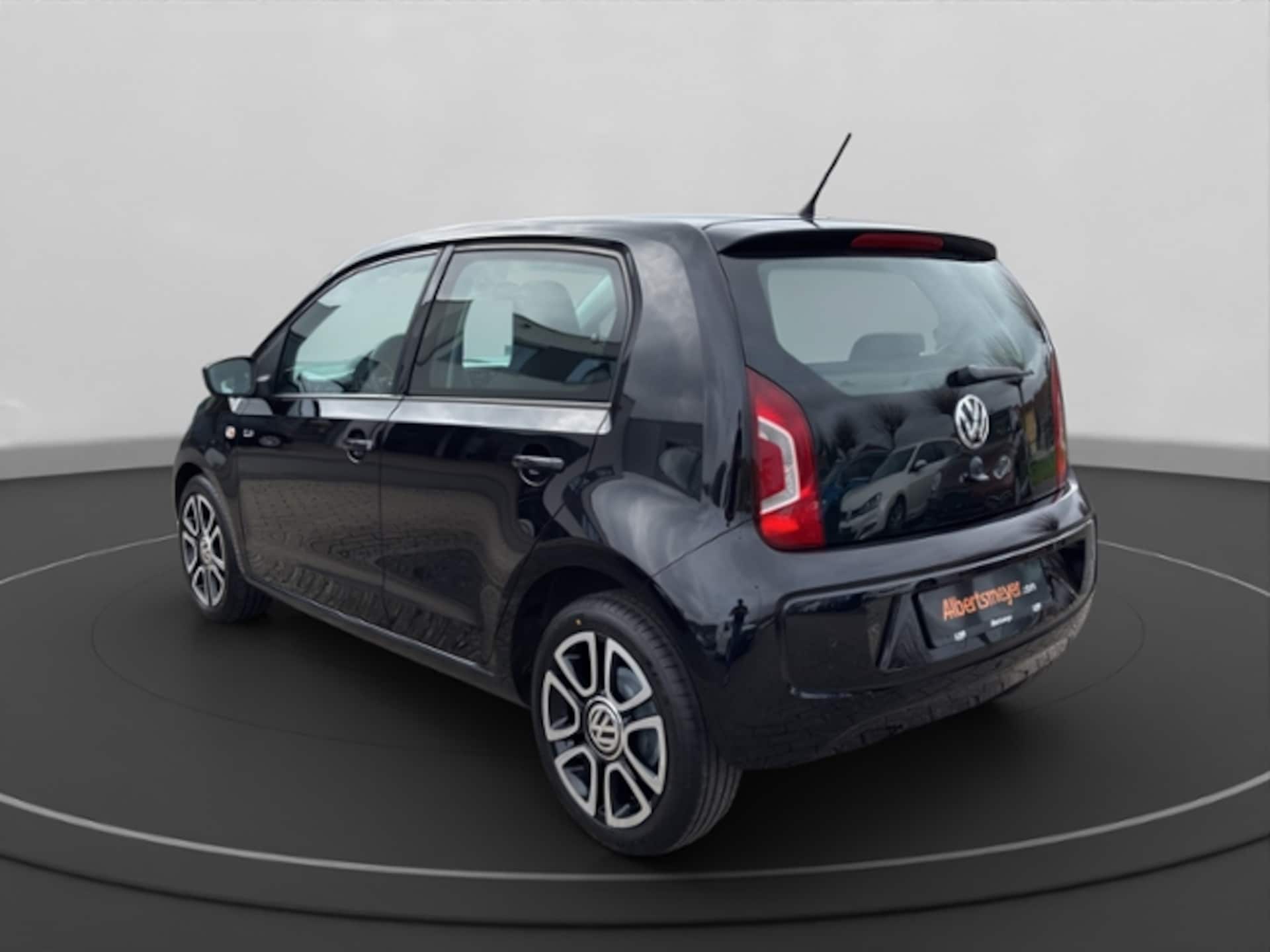 Volkswagen up! move up!