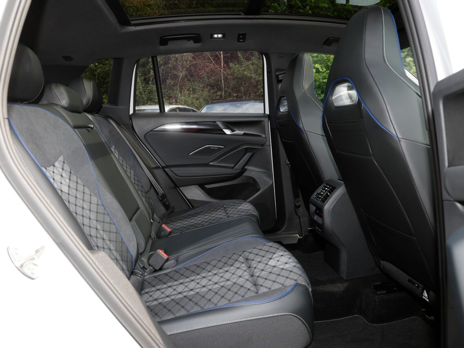Volkswagen Tiguan – Bild 11
