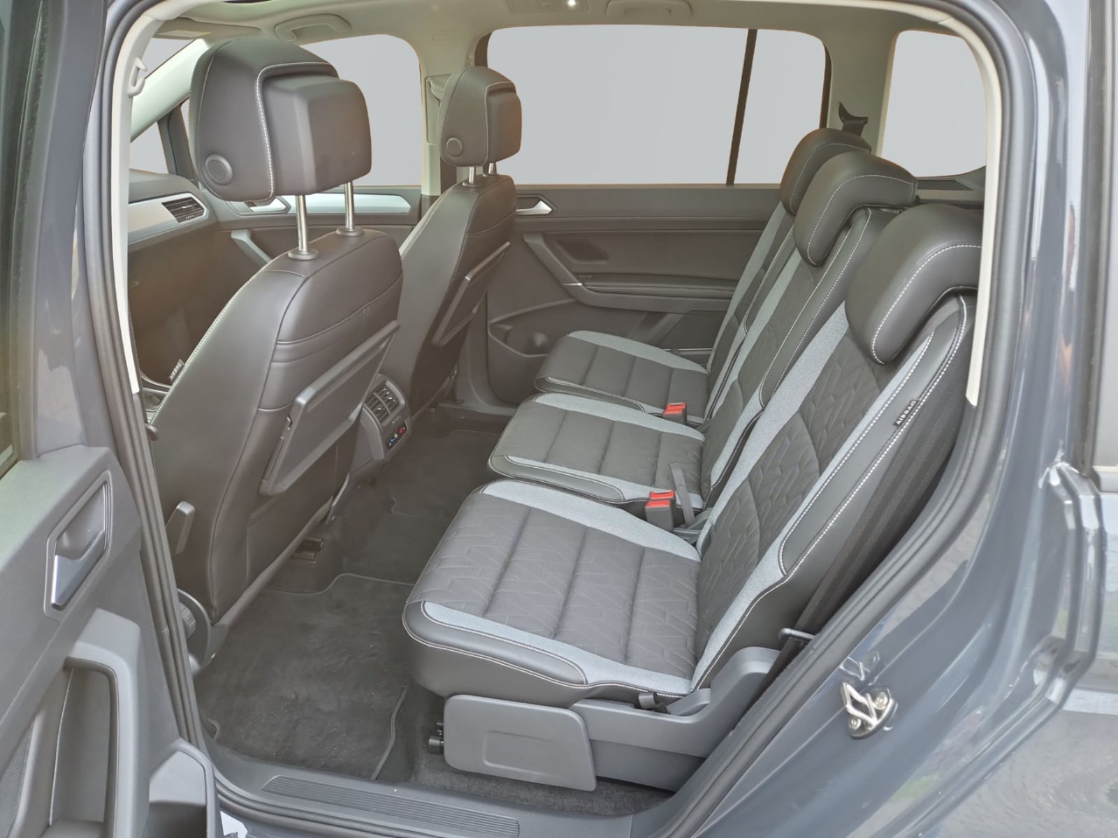 Volkswagen Touran – Bild 12