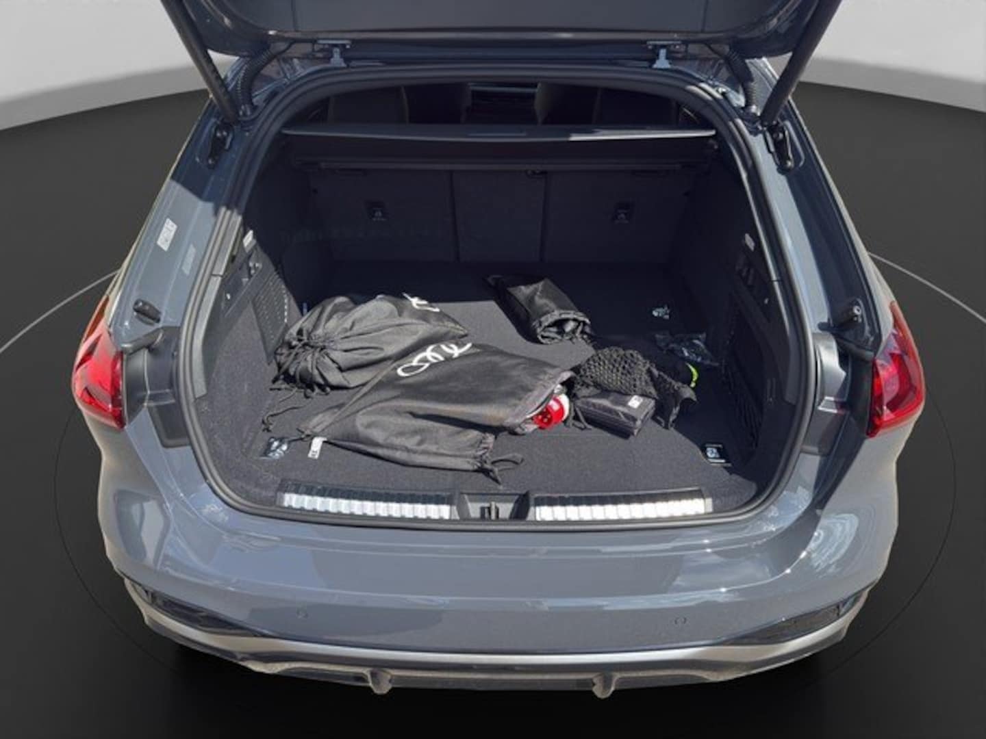 Bild über Audi A5 Avant e-hybrid edition one e-hybrid quattro 270 kW S tronic - für weitere Informationen kontaktieren Sie den Audi Partner