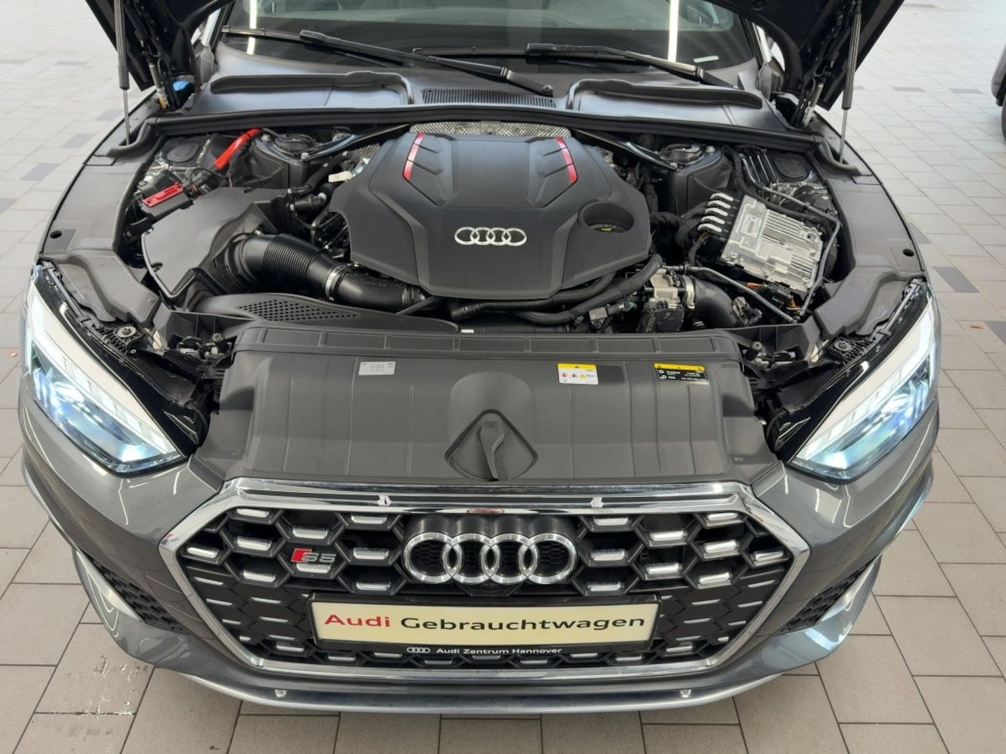 Bild über Audi S5 Cabriolet TFSI quattro tiptronic - für weitere Informationen kontaktieren Sie den Audi Partner