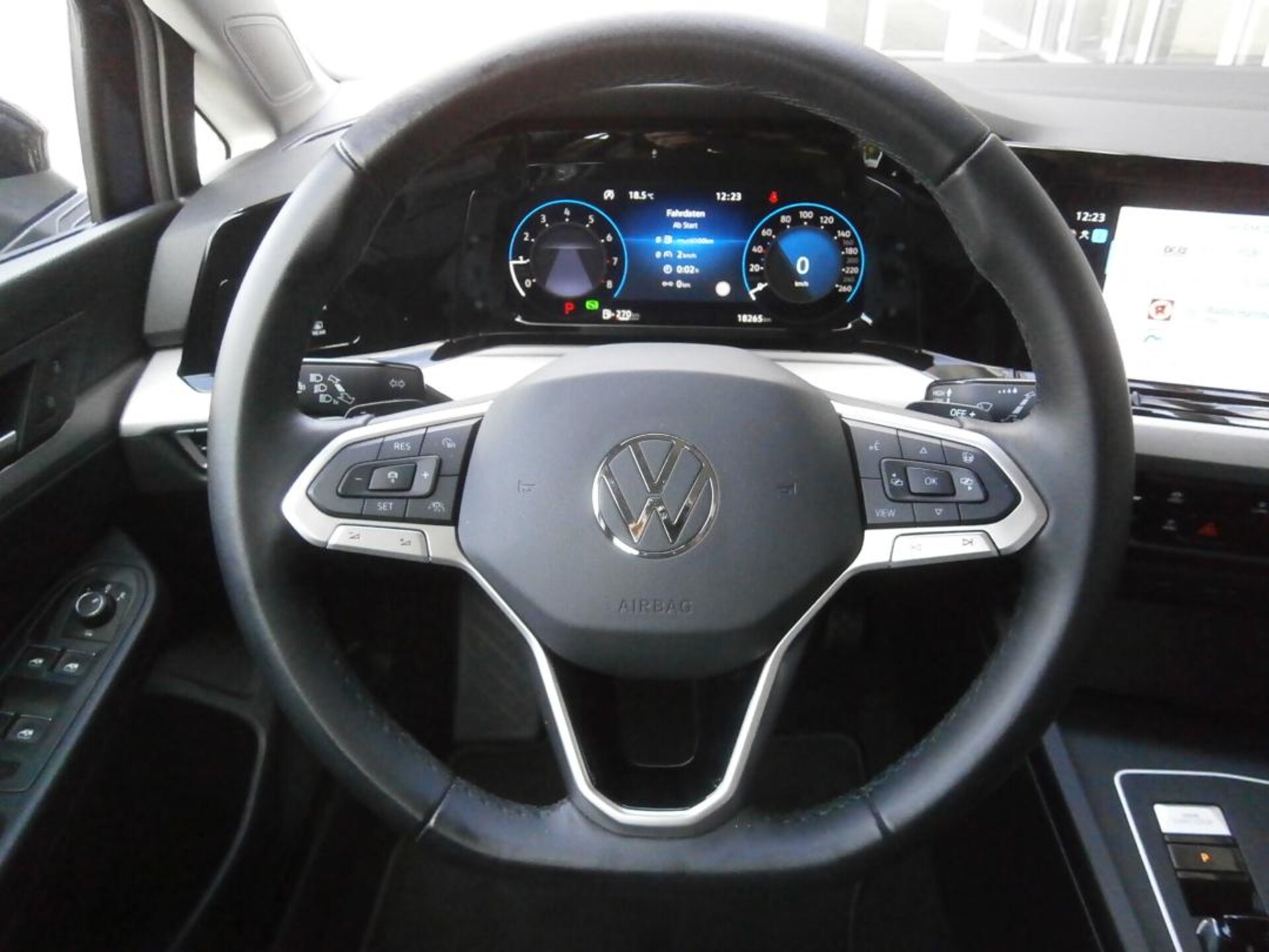 Volkswagen Golf Variant Life