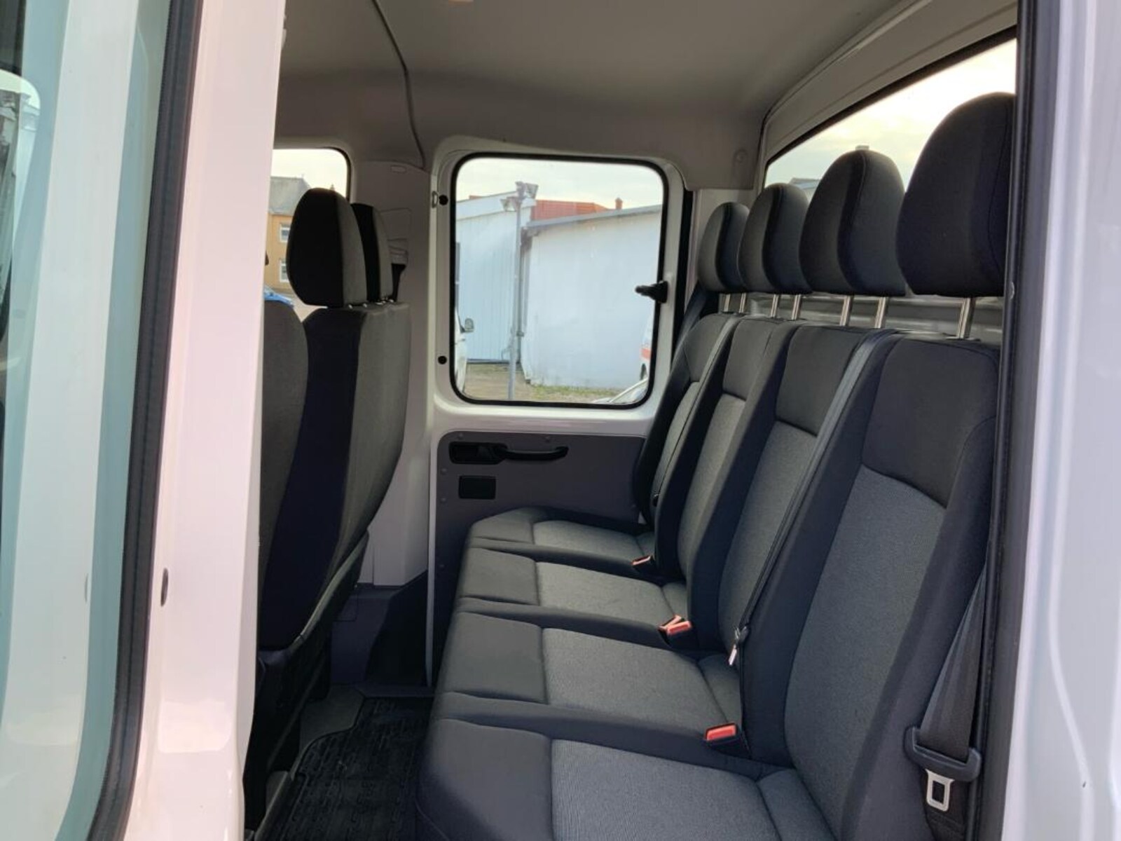 Volkswagen Crafter Doppelkabine mittlerer Radstand – Bild 17