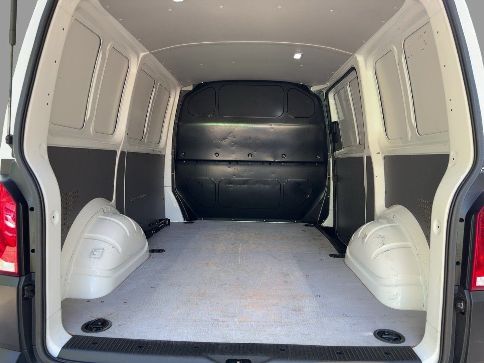 Volkswagen T6.1 Transporter Kasten kurzer Radstand – Bild 6