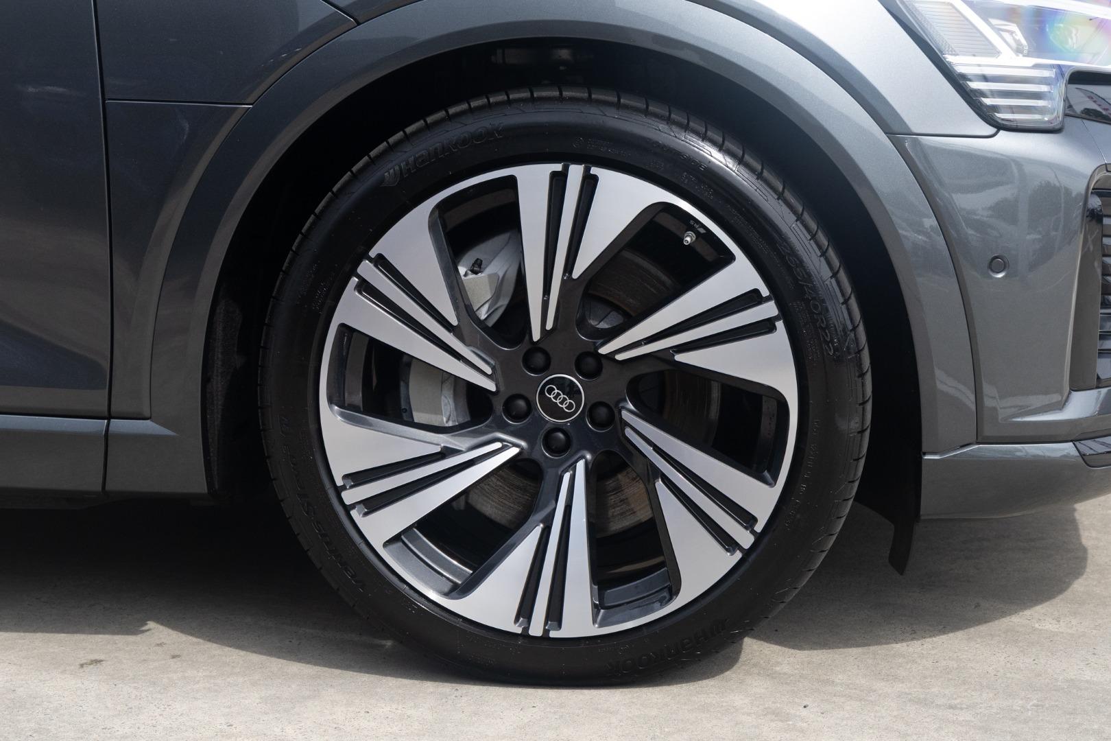 Image about Audi Q8 Sportback e-tron 55 e-tron quattro S line 300,00 kW