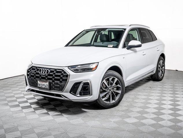 2023 Audi Q5 45 Premium Plus's photo