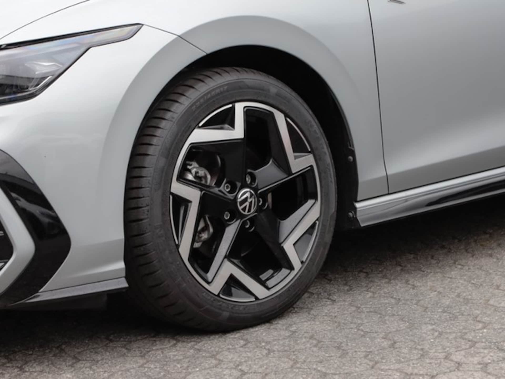 Volkswagen Golf R-Line