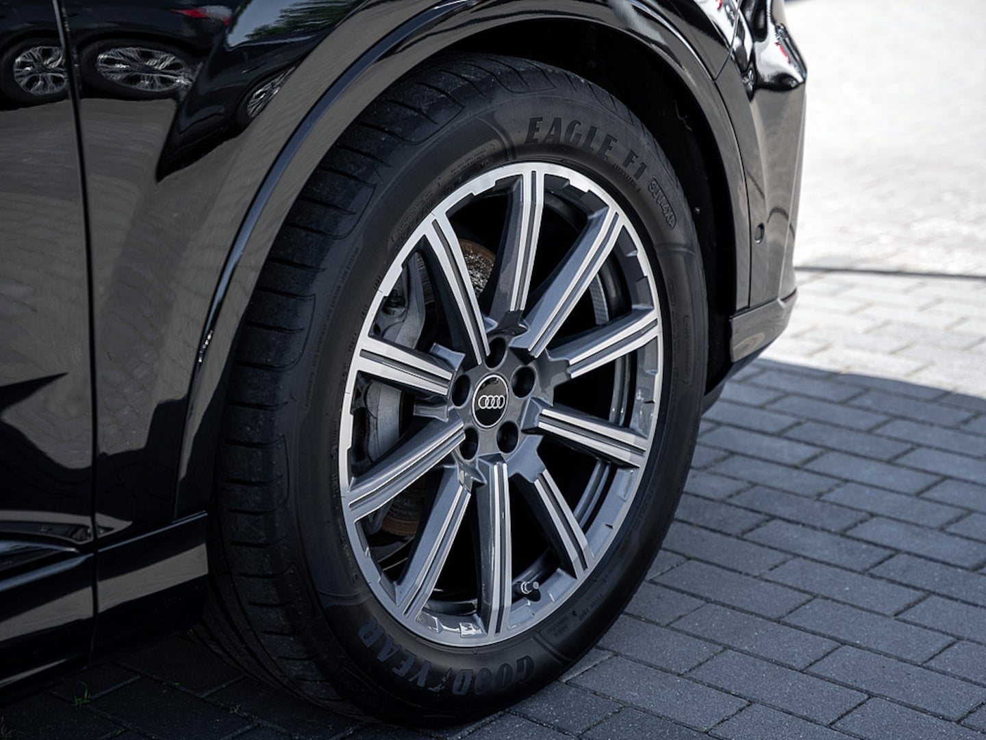Bild über Audi Q7 competition plus 50 TDI quattro tiptronic - für weitere Informationen kontaktieren Sie den Audi Partner