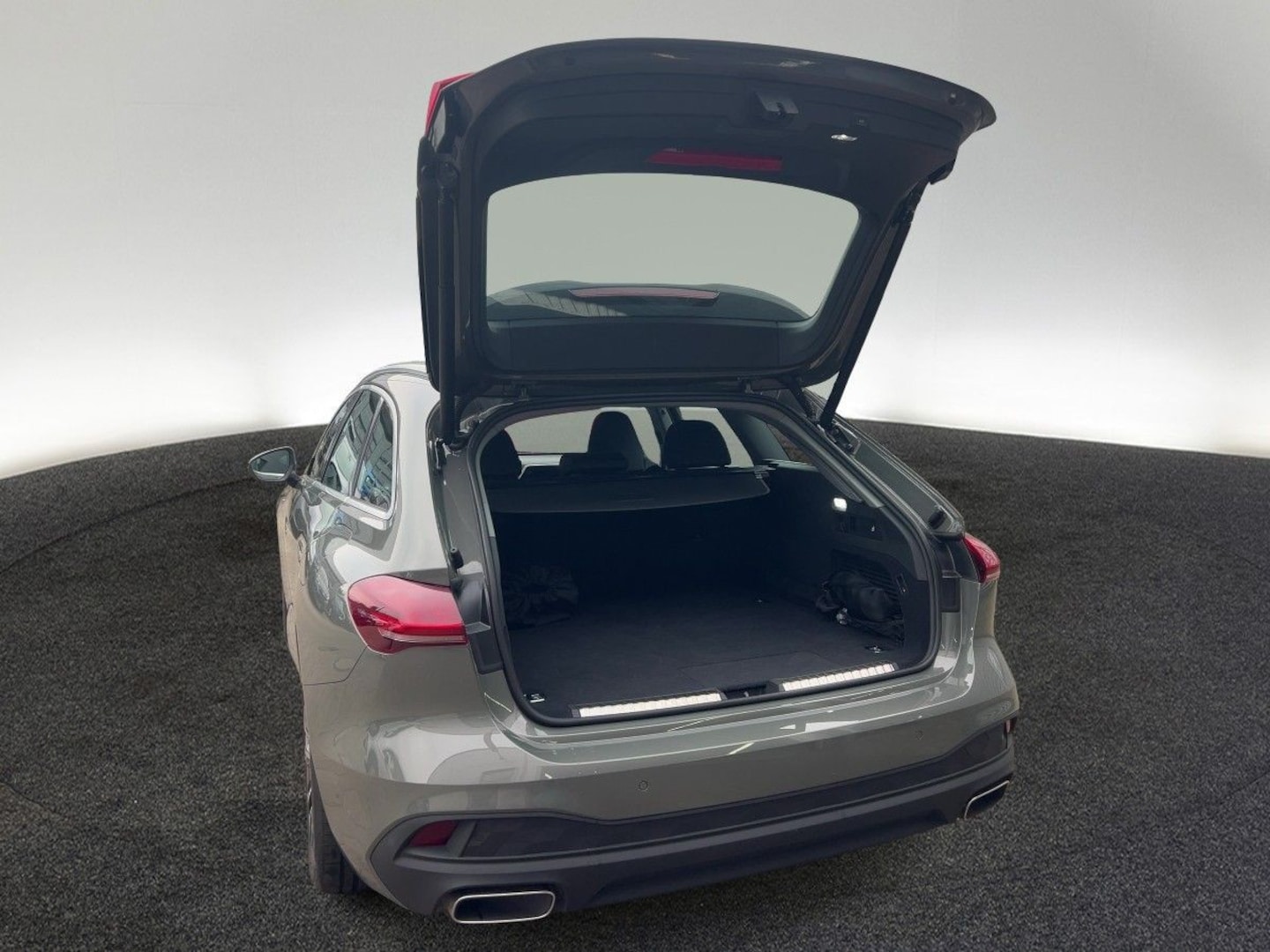 Bild über Audi A5 Avant e-hybrid e-hybrid quattro 220 kW S tronic - für weitere Informationen kontaktieren Sie den Audi Partner