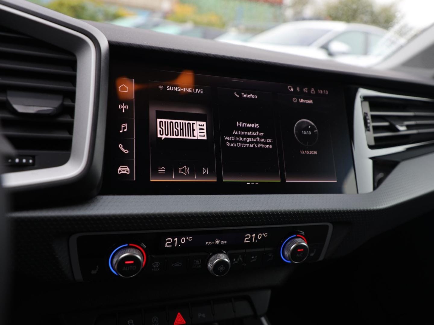 Bild über Audi A1 Sportback S line 30 TFSI S tronic - für weitere Informationen kontaktieren Sie den Audi Partner