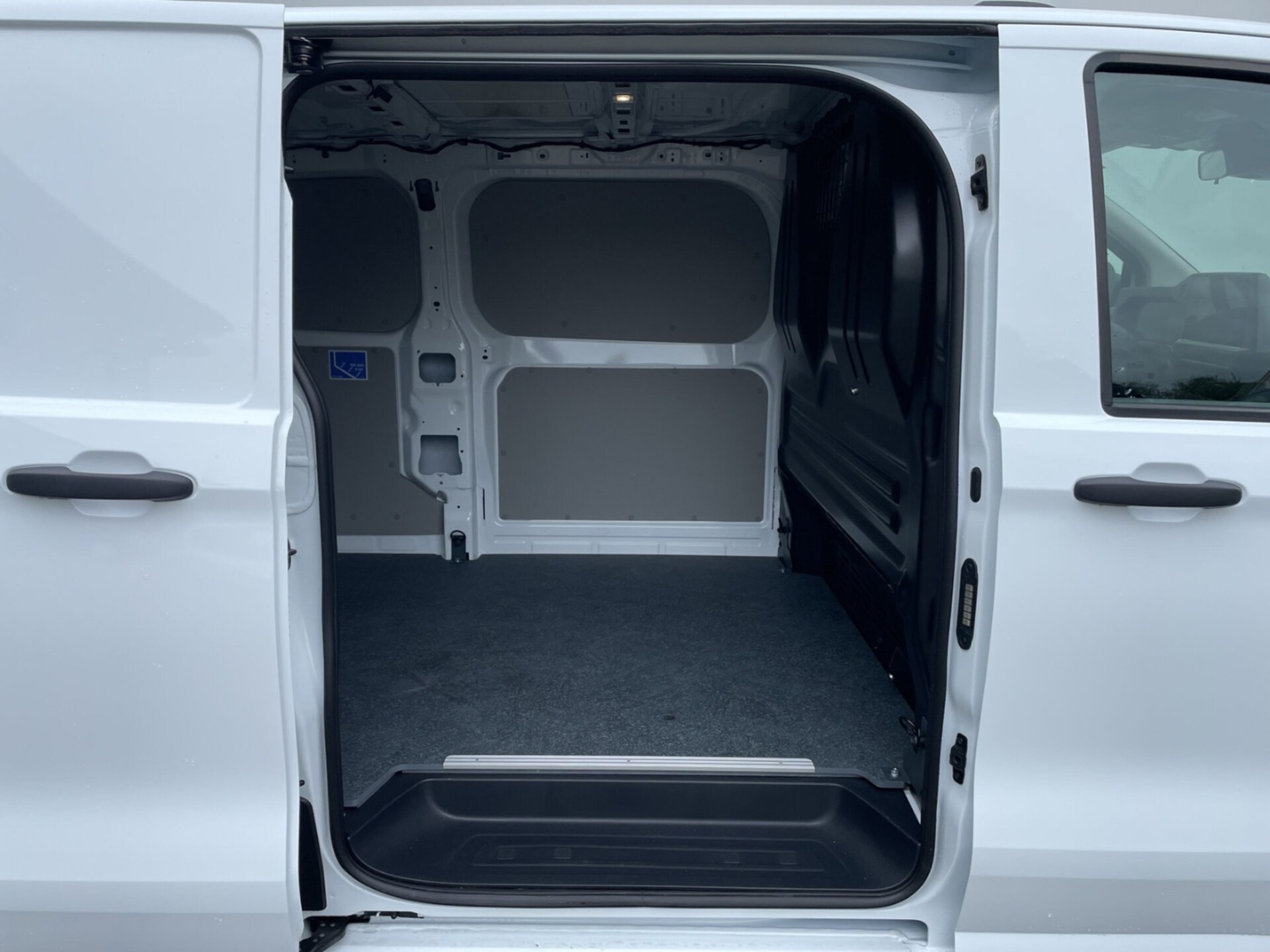 Volkswagen Transporter Kasten langer Radstand