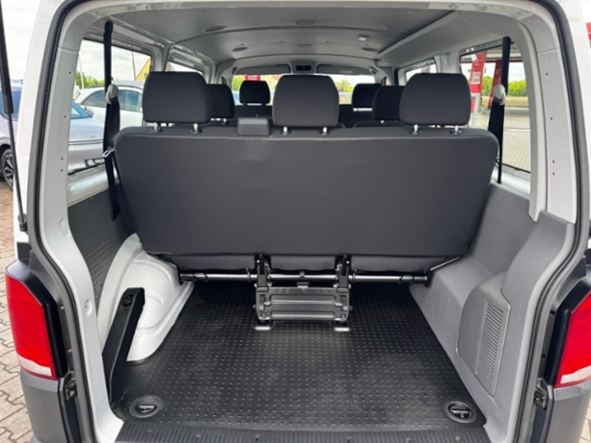 Volkswagen T6.1 Transporter Kombi kurzer Radstand