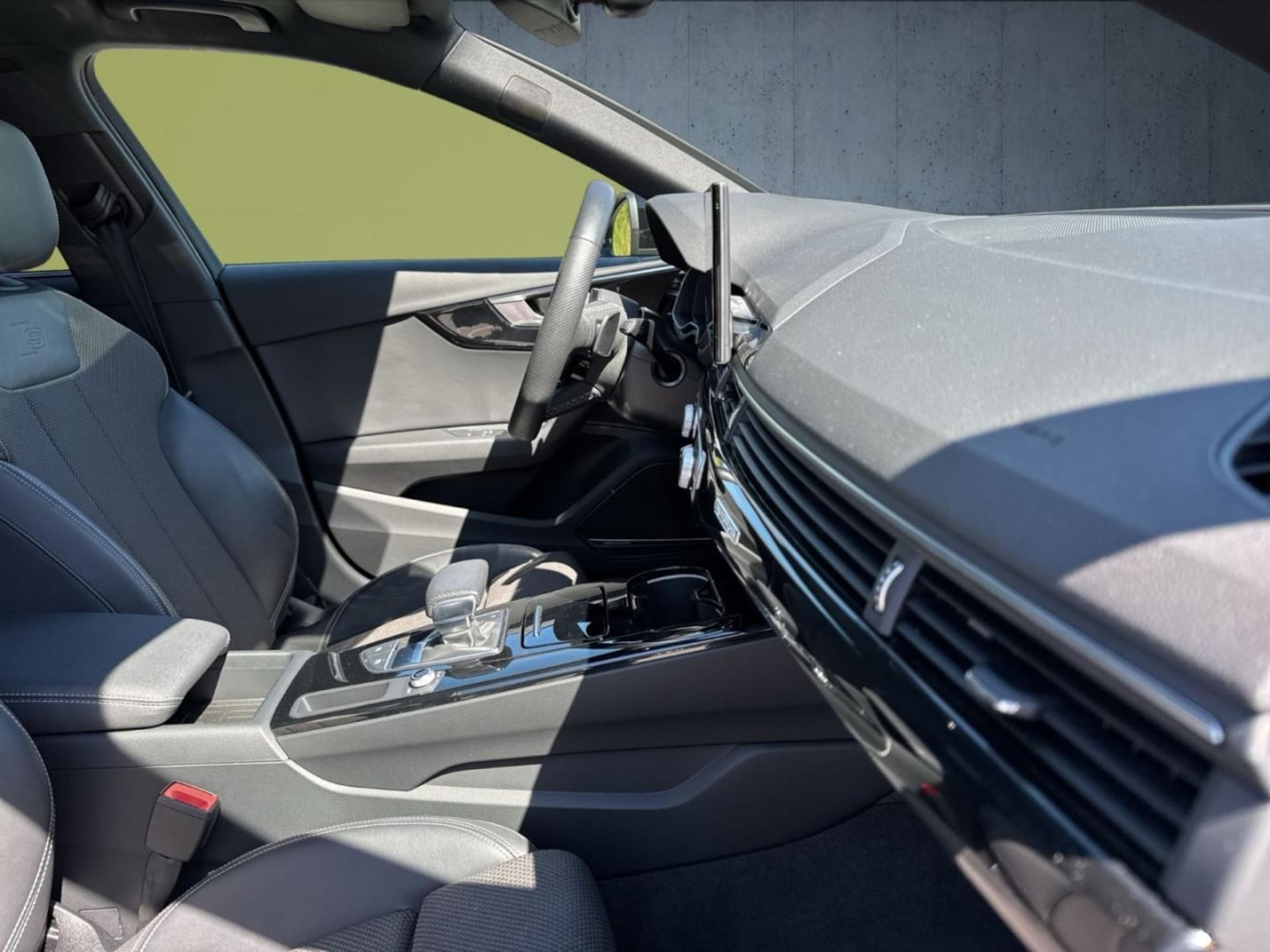 Audi A4 Avant S line