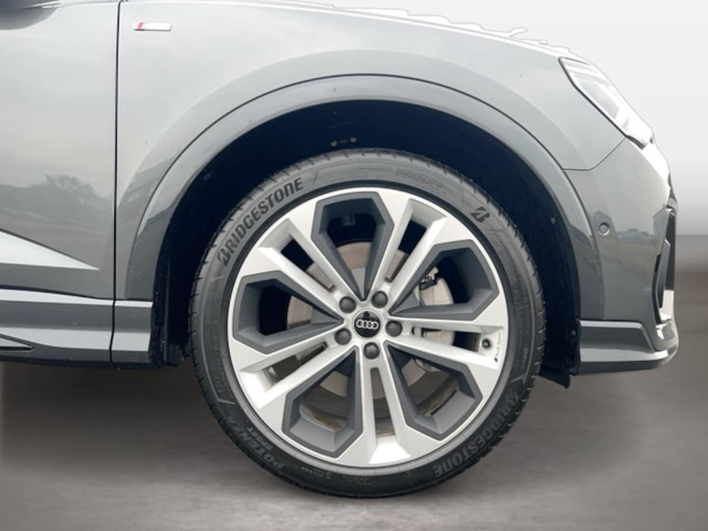 Bild über Audi Q3 Sportback TFSI quattro 180 kW S tronic - für weitere Informationen kontaktieren Sie den Audi Partner