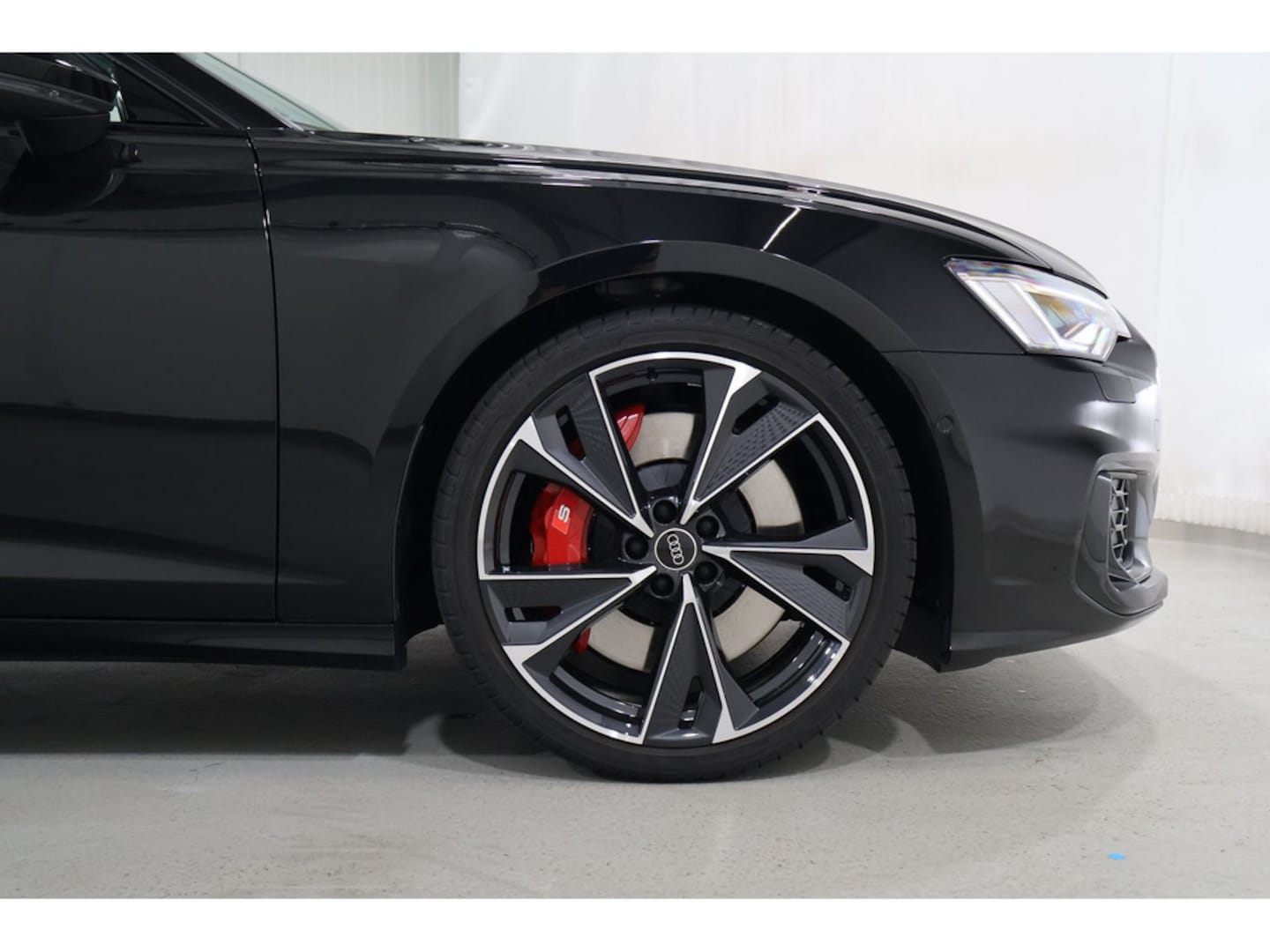 Bild über Audi S6 Avant TDI quattro tiptronic - für weitere Informationen kontaktieren Sie den Audi Partner