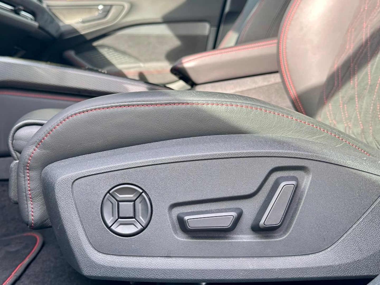 Bild über Audi A5 Avant TDI quattro 150 kW S tronic - für weitere Informationen kontaktieren Sie den Audi Partner