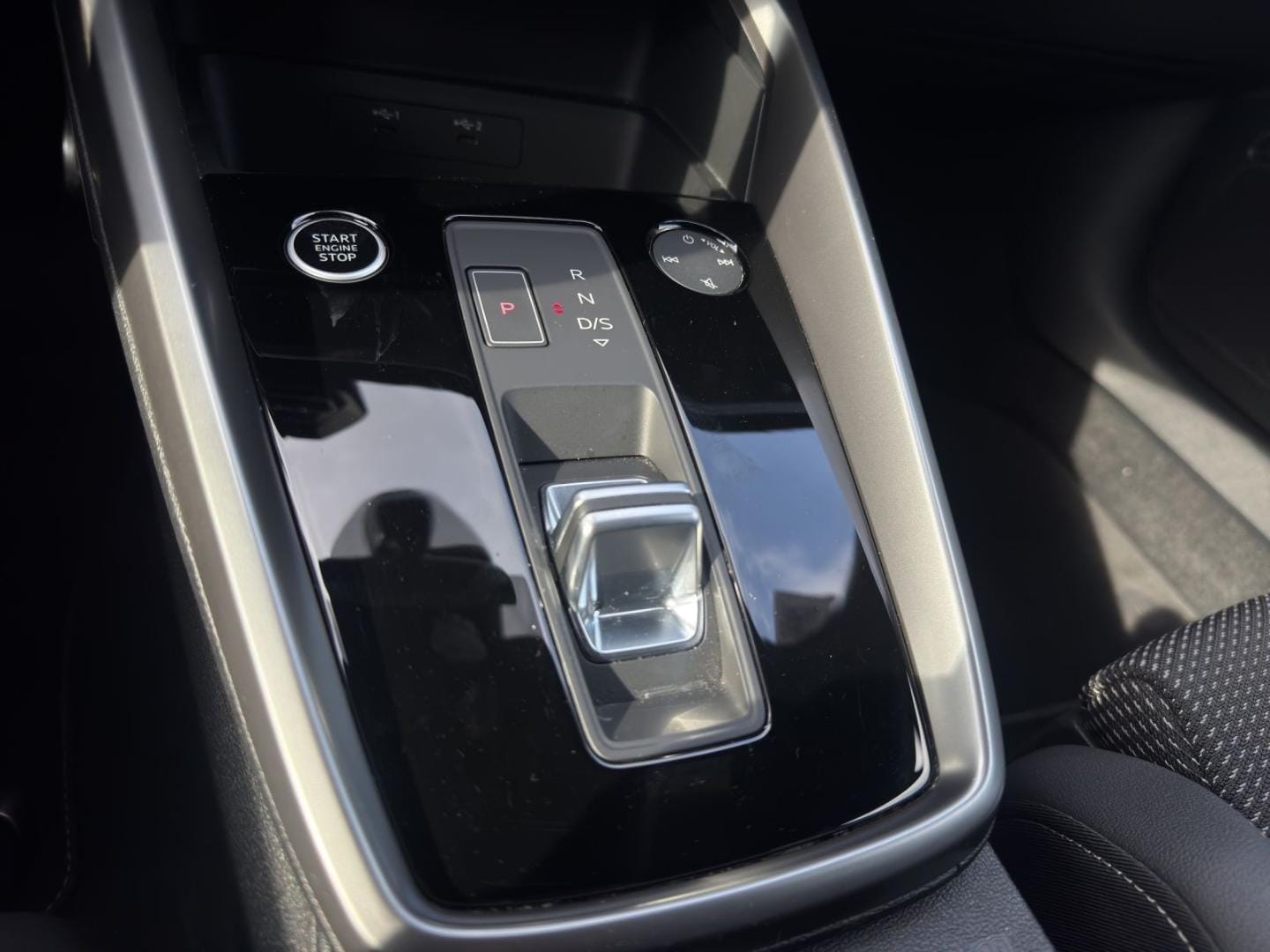 Bild über Audi A3 Sportback TFSI e S line 40 TFSI e S tronic - für weitere Informationen kontaktieren Sie den Audi Partner