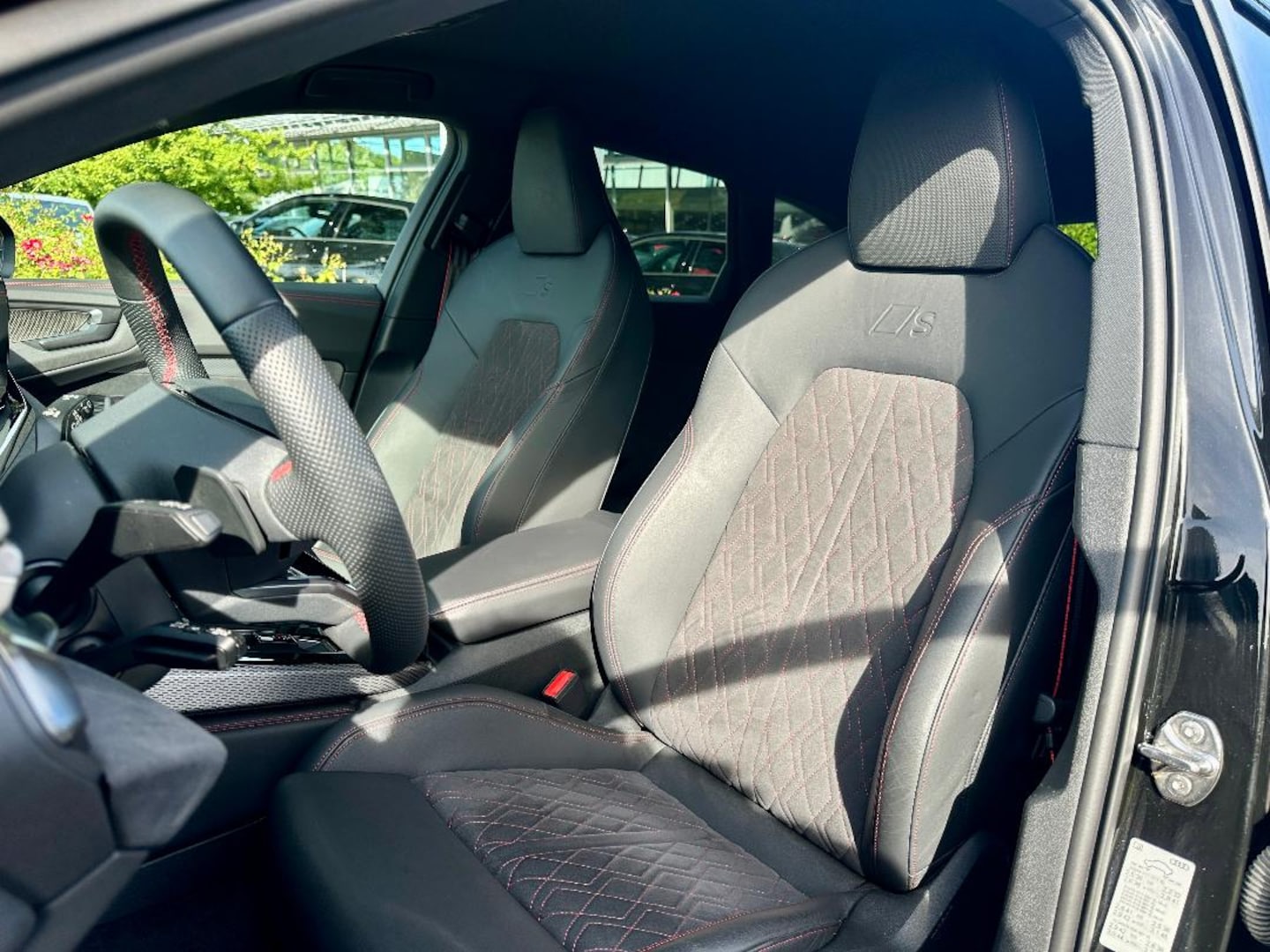 Bild über Audi A5 Avant TDI quattro 150 kW S tronic - für weitere Informationen kontaktieren Sie den Audi Partner