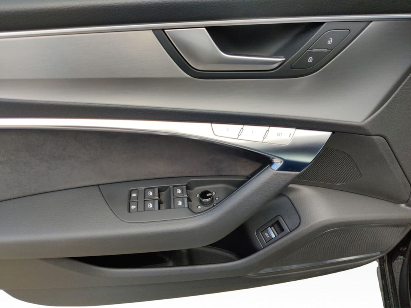 Bild über Audi S6 Avant TDI quattro tiptronic - für weitere Informationen kontaktieren Sie den Audi Partner
