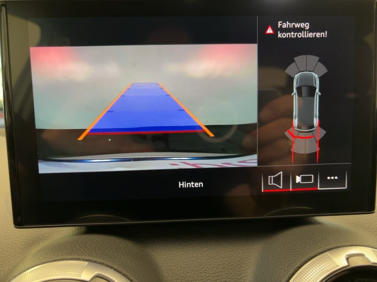 Bild über Audi Q2 advanced 35 TFSI S tronic - für weitere Informationen kontaktieren Sie den Audi Partner
