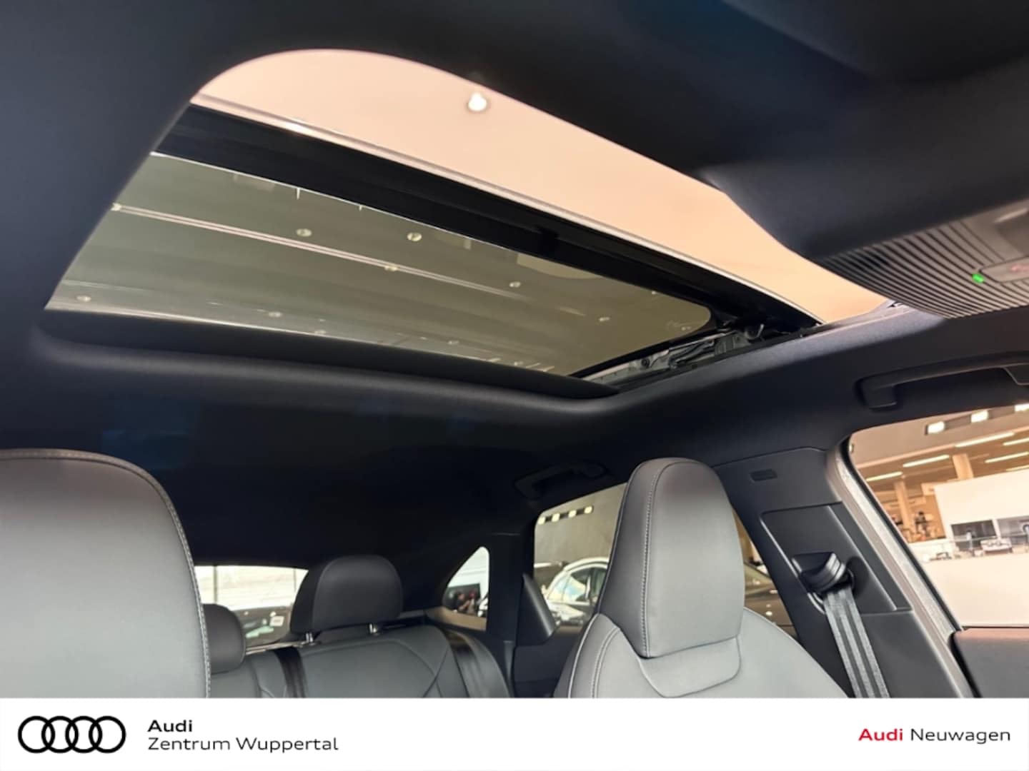 Bild über Audi Q3 Sportback TFSI quattro 195 kW S tronic - für weitere Informationen kontaktieren Sie den Audi Partner