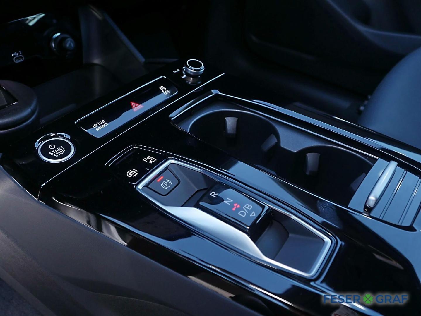 Image about Audi Q6 SUV e-tron 55 e-tron quattro 285 kW