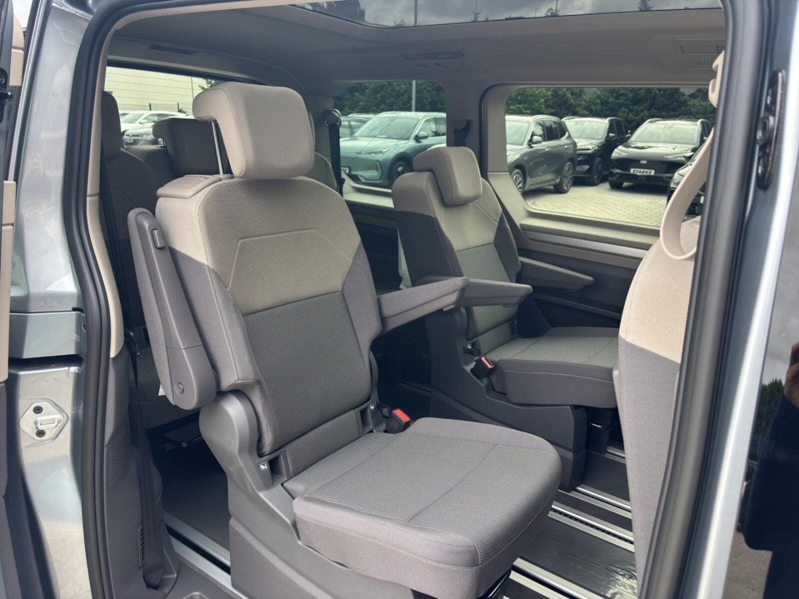 Volkswagen Multivan – Bild 15