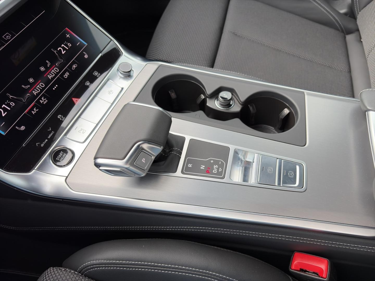 Bild über Audi A6 Avant S line 40 TDI quattro S tronic - für weitere Informationen kontaktieren Sie den Audi Partner