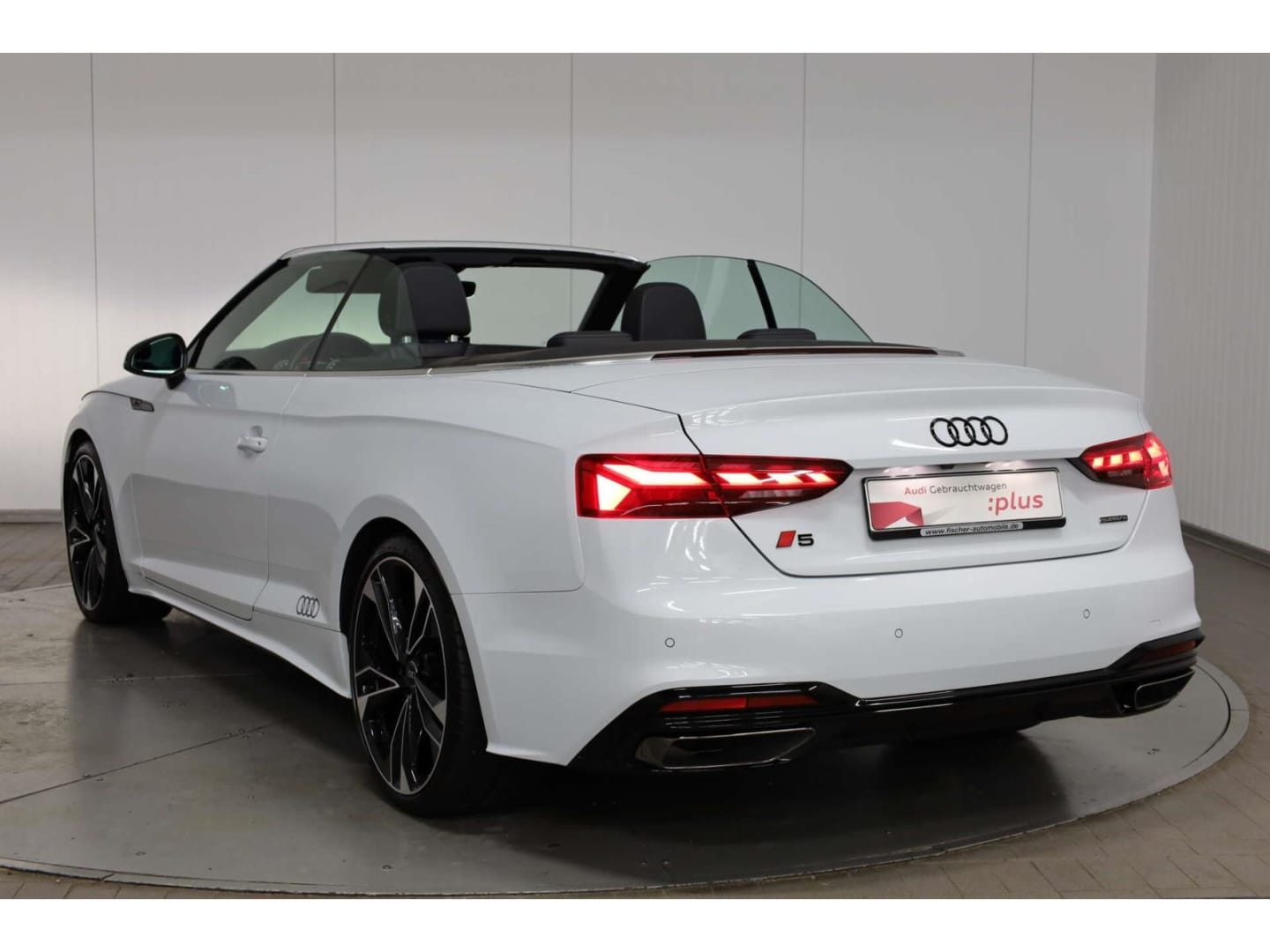 Bild über Audi A5 Cabriolet S line 40 TFSI quattro S tronic - für weitere Informationen kontaktieren Sie den Audi Partner