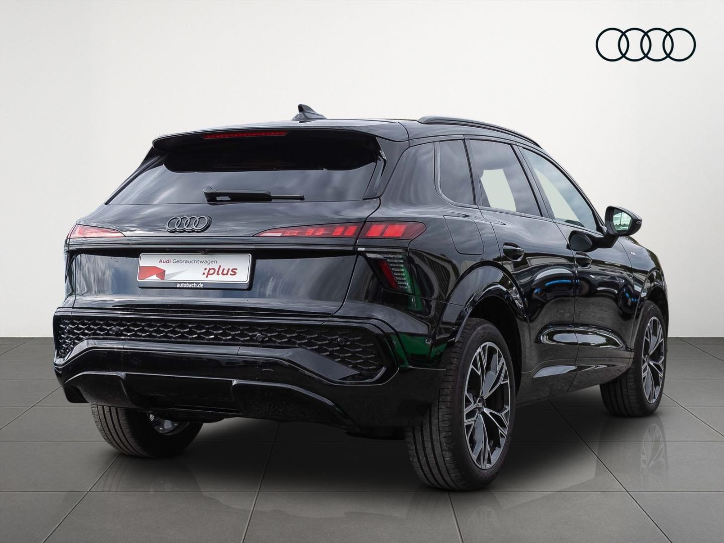 Bild über Audi Q3 SUV TFSI 110 kW S tronic - für weitere Informationen kontaktieren Sie den Audi Partner