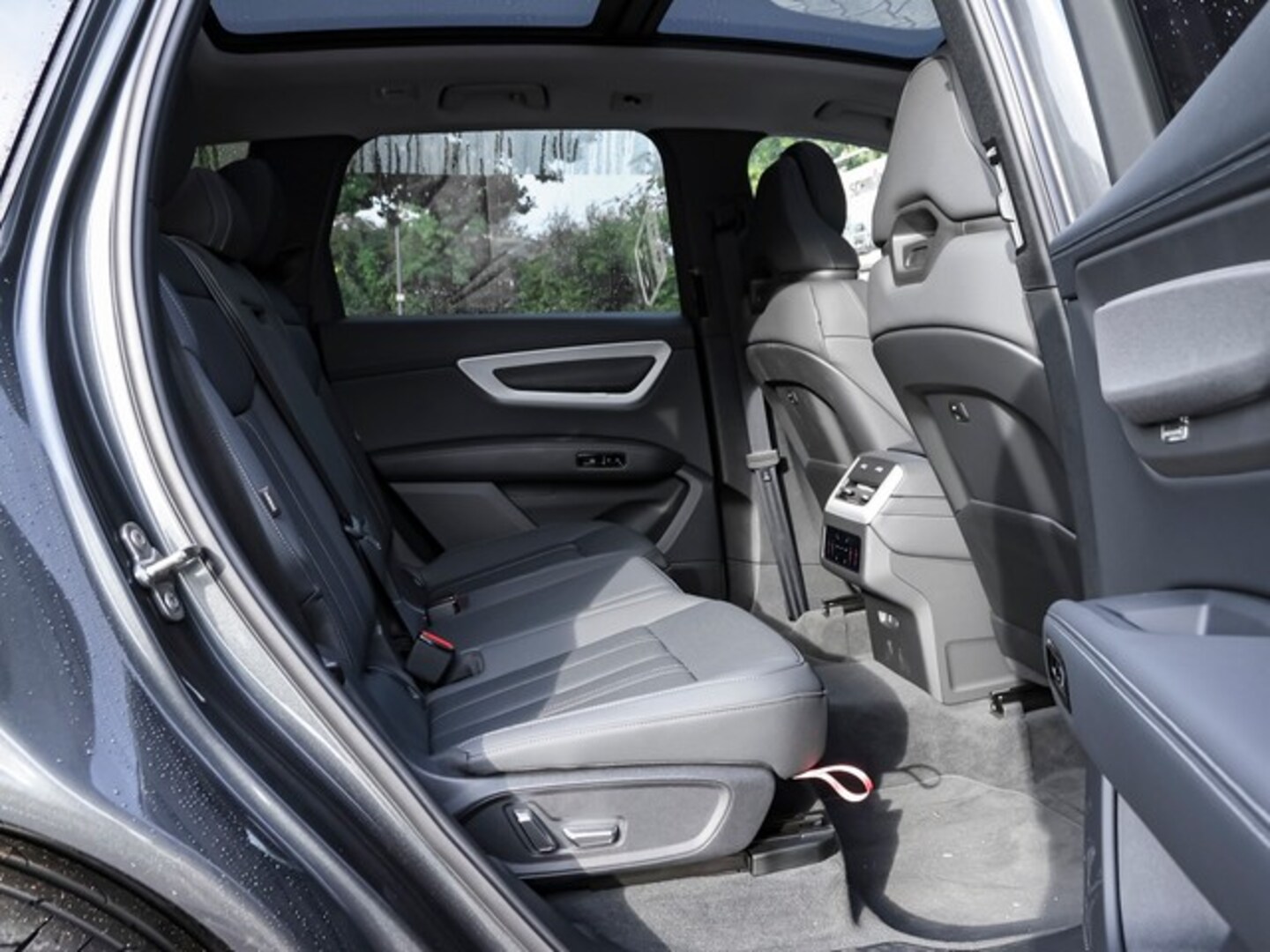 Bild über Audi Q7 SUV TDI quattro 220 kW tiptronic - für weitere Informationen kontaktieren Sie den Audi Partner