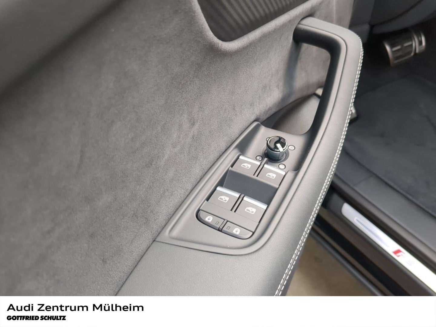 Image about Audi RS Q8 SUV quattro tiptronic
