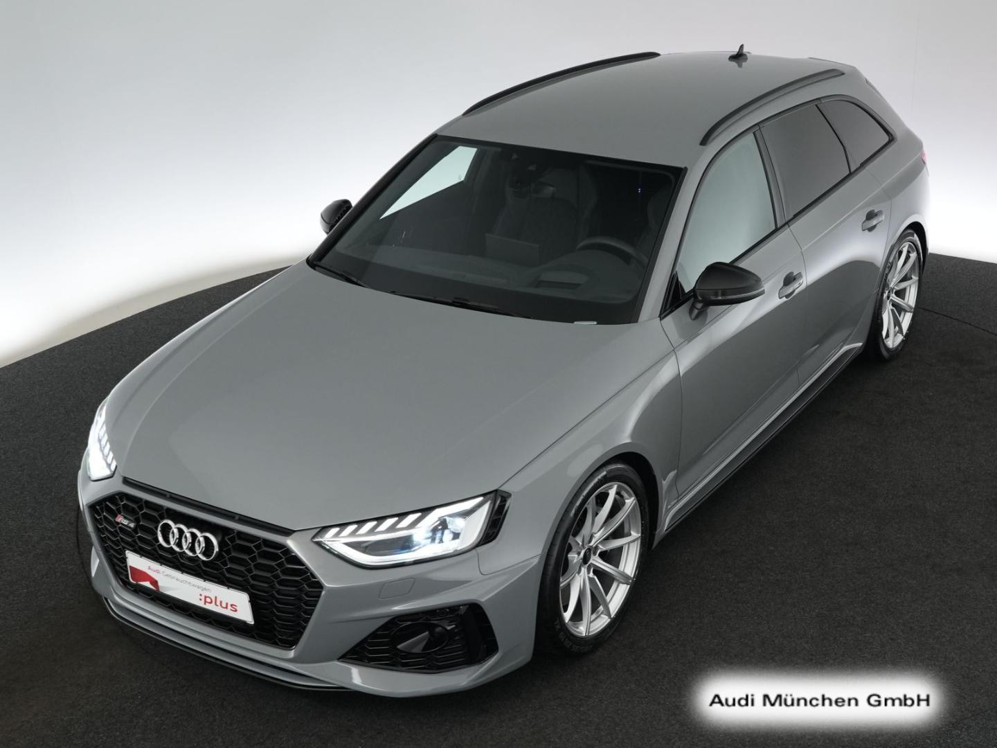 Bild über Audi RS 4 Avant TFSI quattro tiptronic - für weitere Informationen kontaktieren Sie den Audi Partner