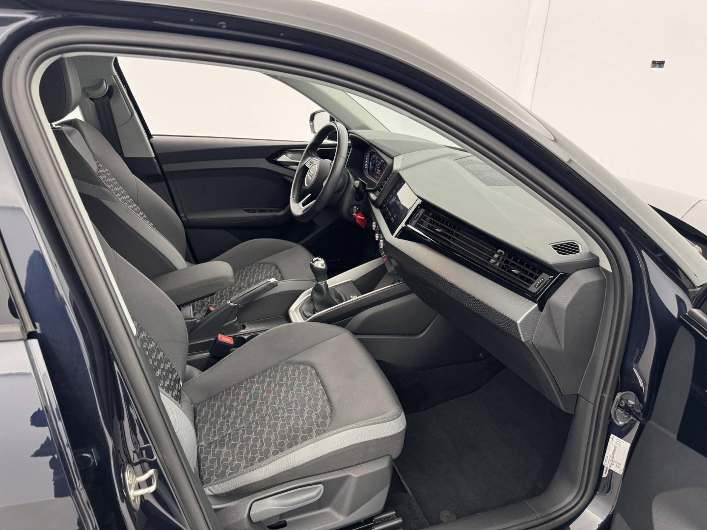 Image about Audi A1 Sportback Advanced 25 TFSI 70 kW (95 ch) 5 vitesses