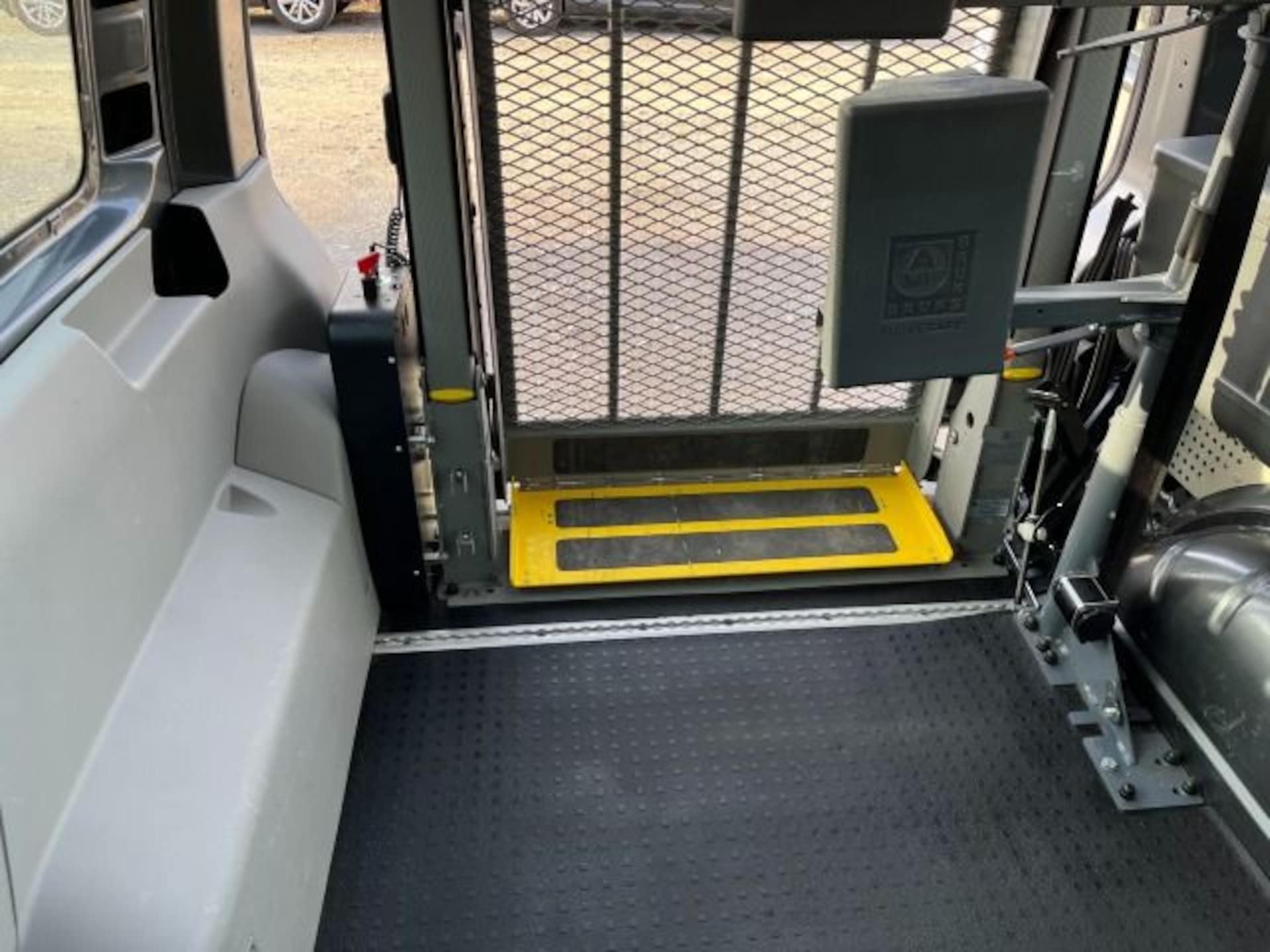 Volkswagen T6 Transporter Kombi langer Radstand