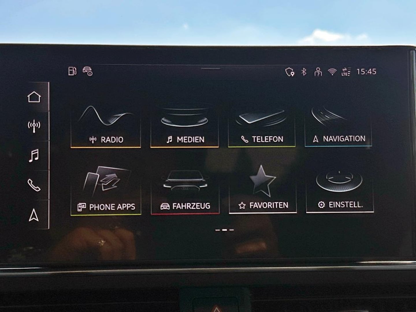 Bild über Audi A4 Avant S line 45 TFSI quattro S tronic - für weitere Informationen kontaktieren Sie den Audi Partner
