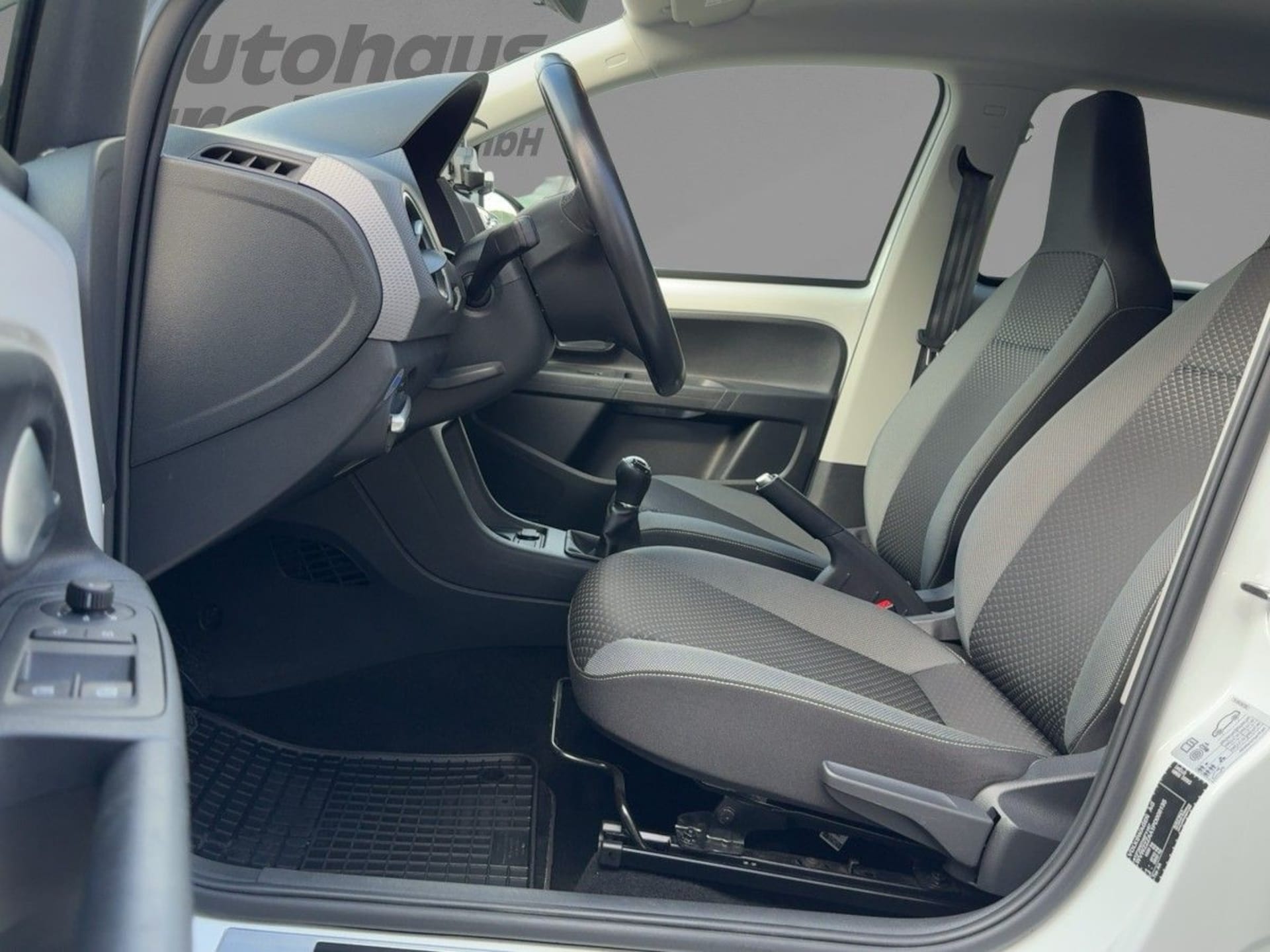 Volkswagen up! ACTIVE