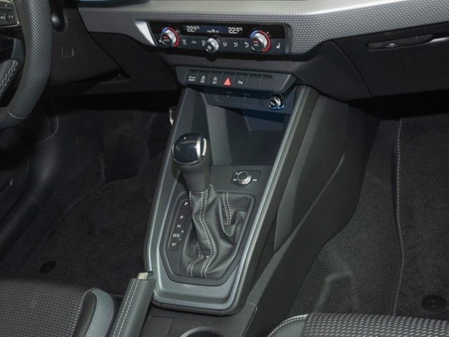 Bild über Audi A1 Sportback S line 35 TFSI S tronic - für weitere Informationen kontaktieren Sie den Audi Partner