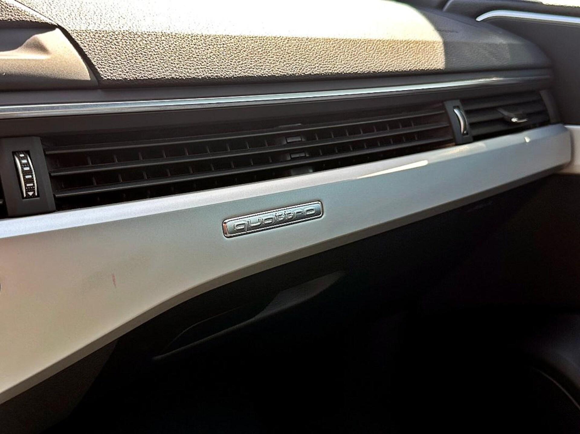 Audi A4 Avant S line