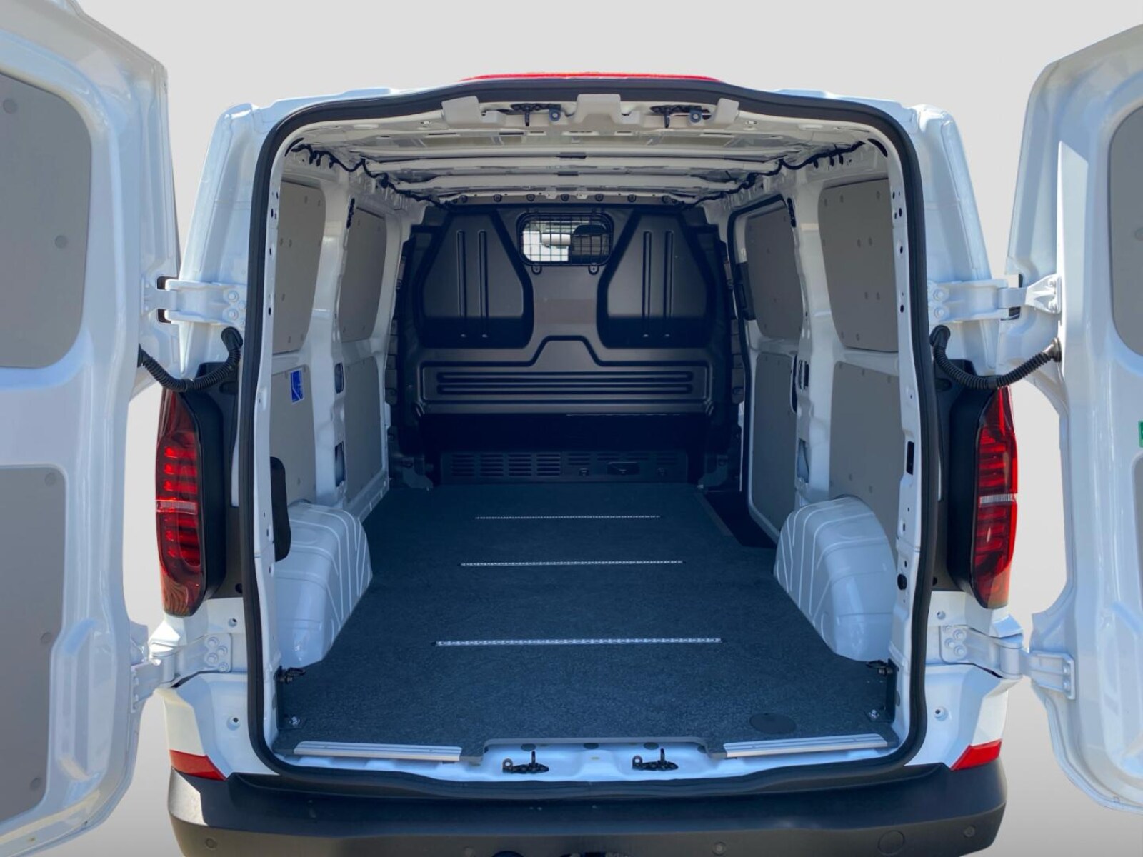 Volkswagen Transporter Kasten kurzer Radstand – Bild 11