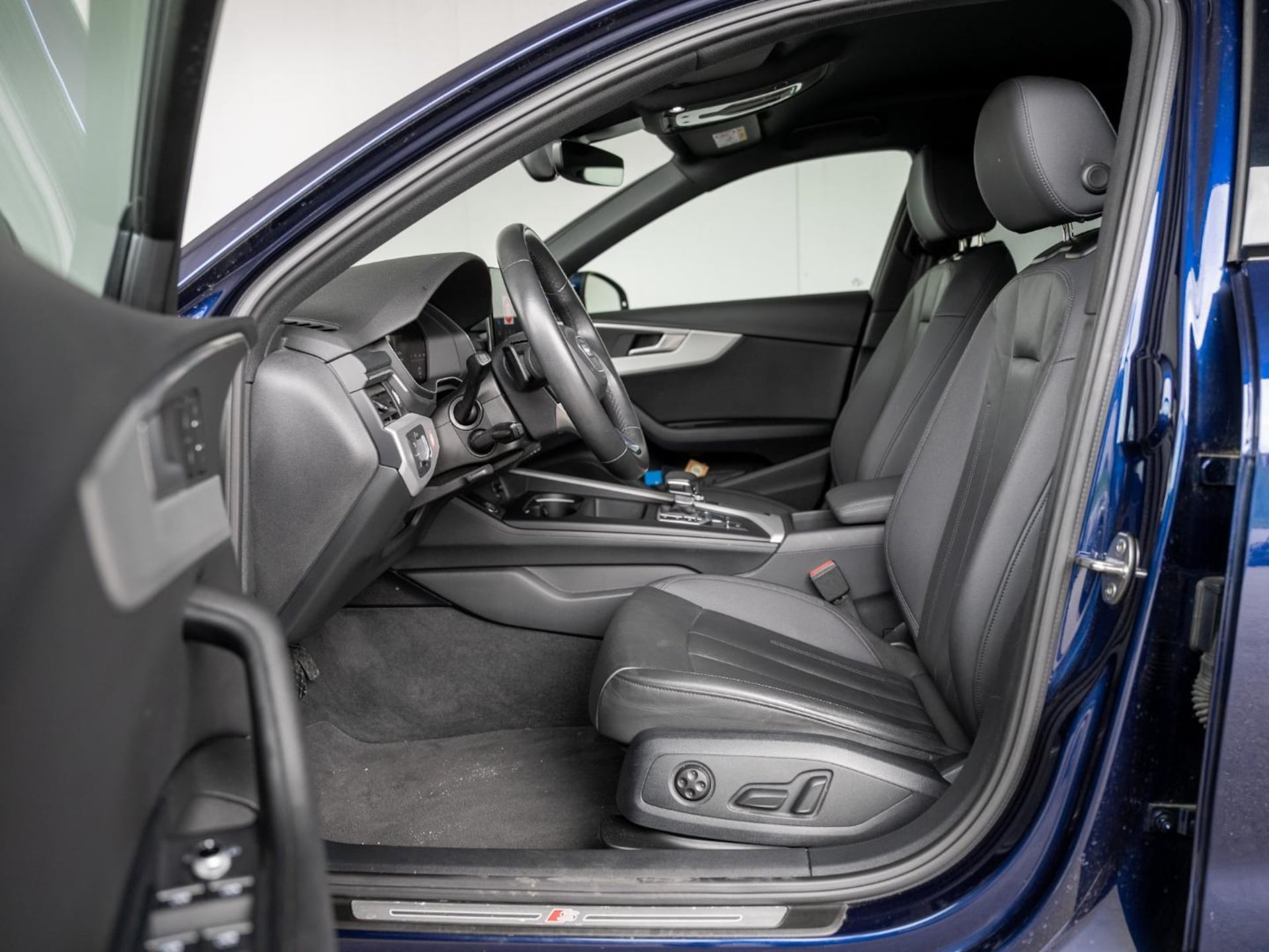 Audi A4 Avant S line