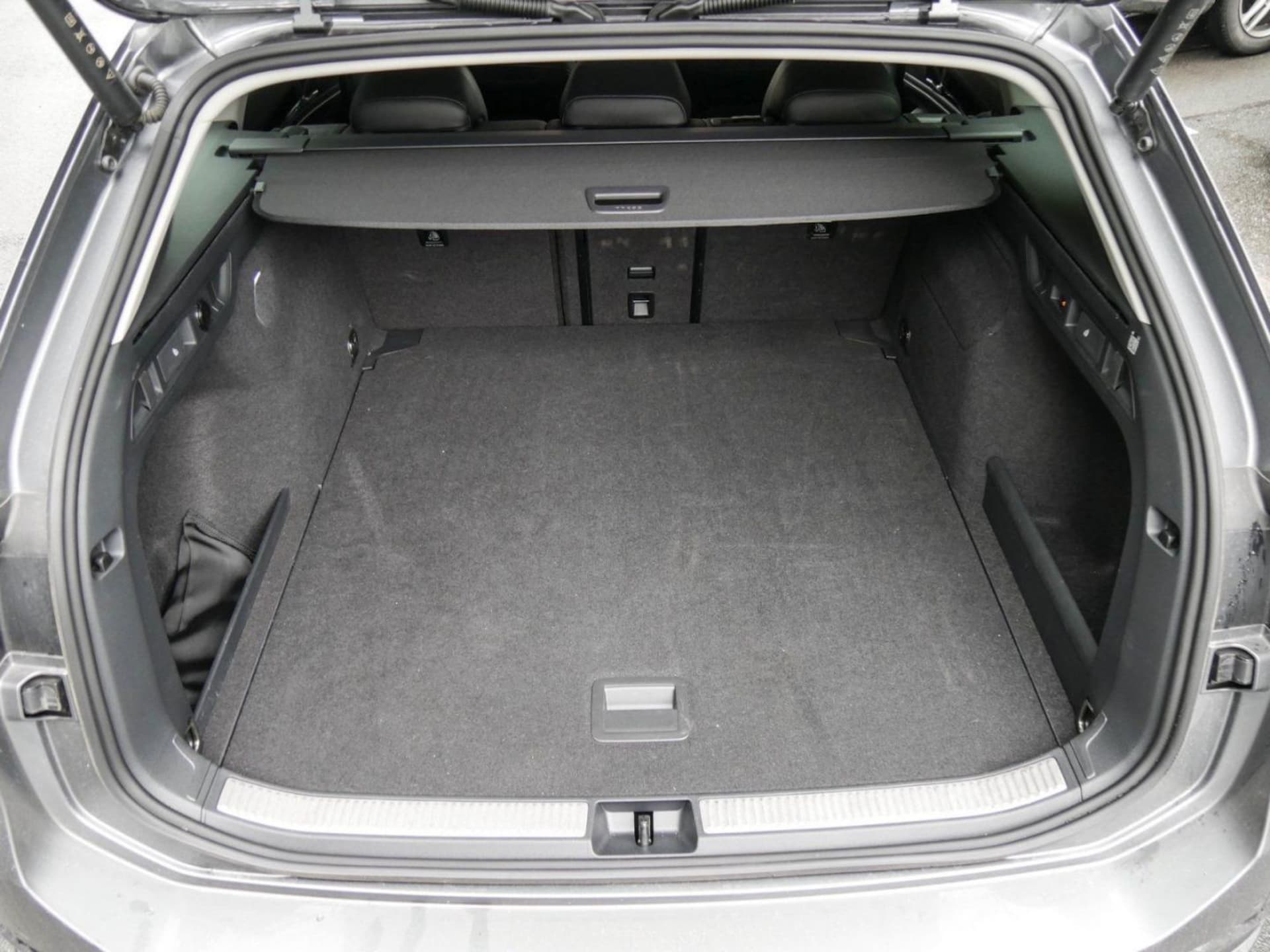 Volkswagen Passat Elegance