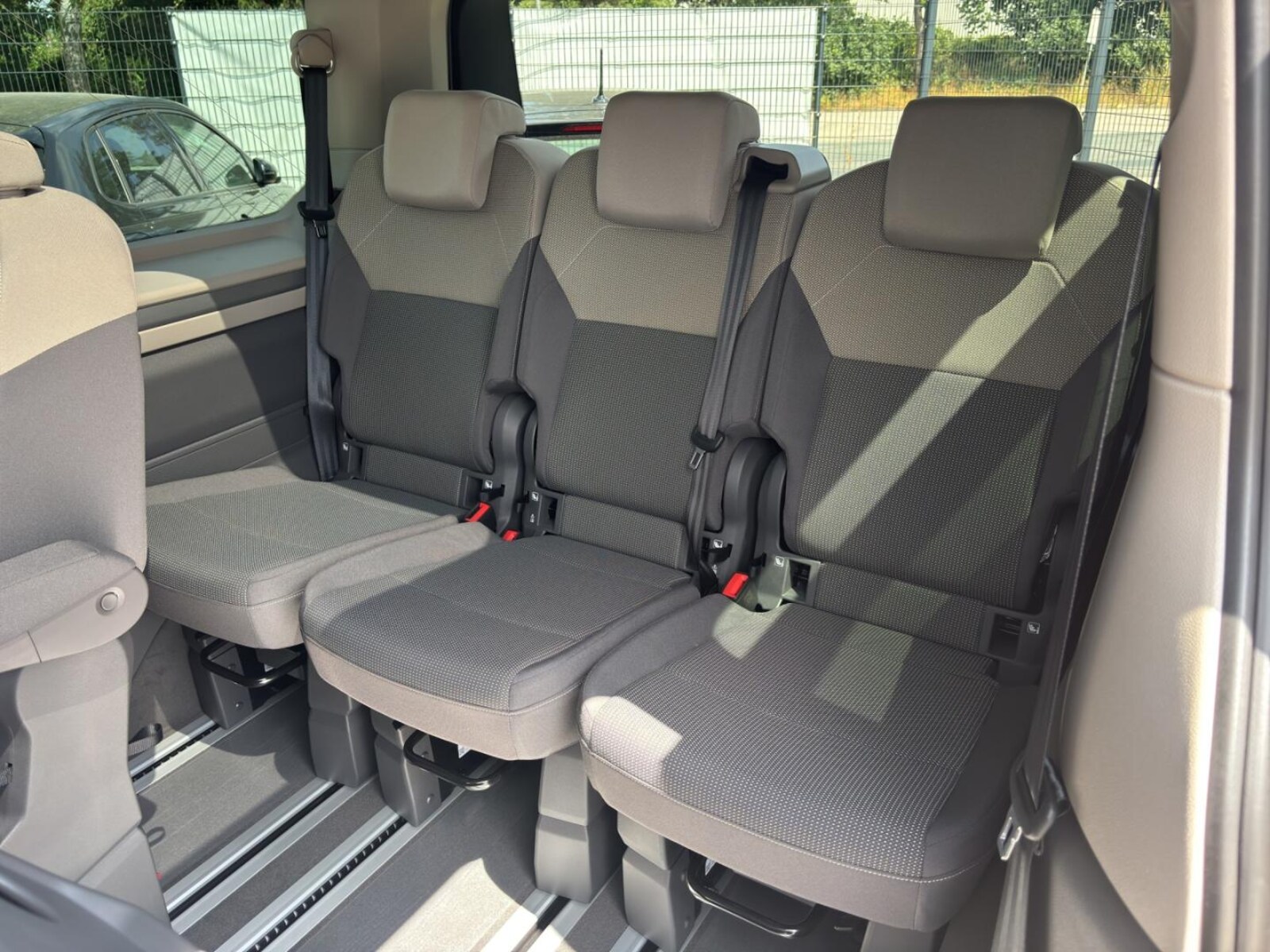 Volkswagen Multivan – Bild 15