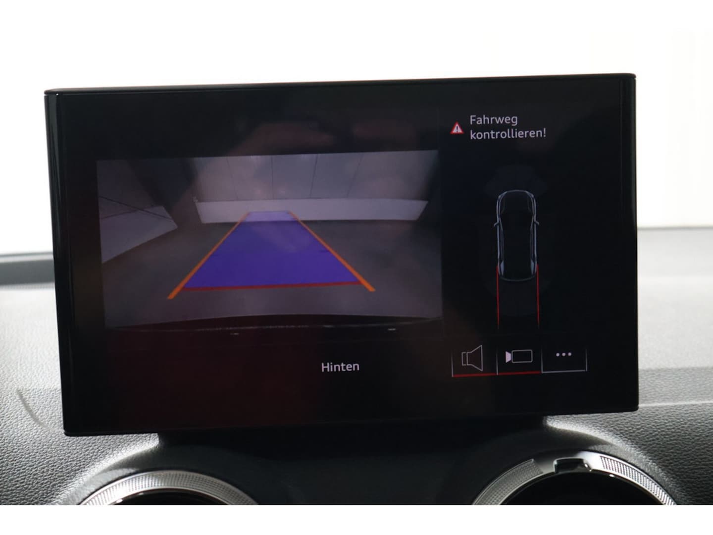 Bild über Audi Q2 S line 35 TFSI S tronic - für weitere Informationen kontaktieren Sie den Audi Partner