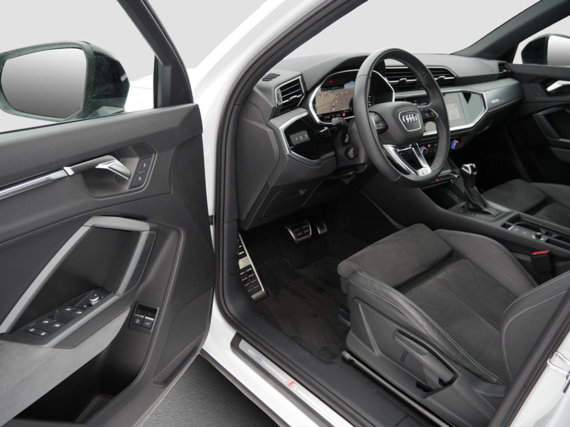 Audi Q3 TFSI e S line