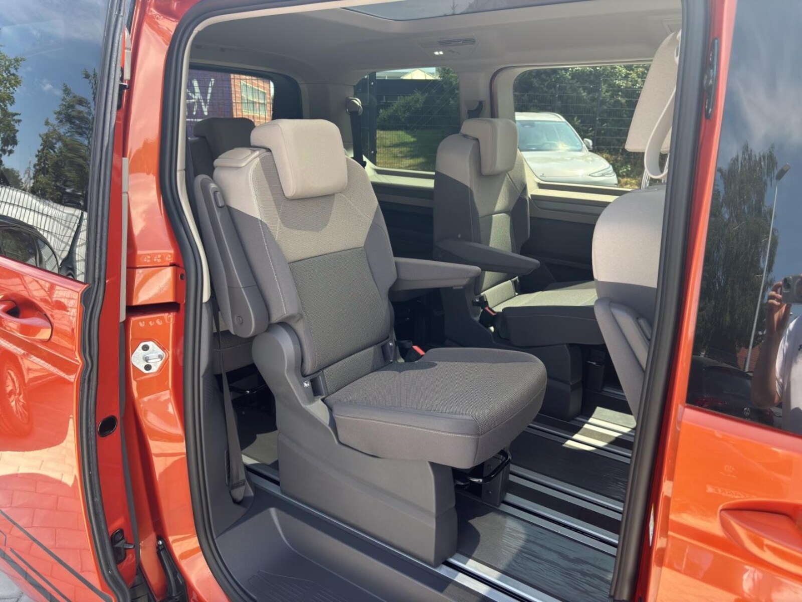 Volkswagen Multivan – Bild 17