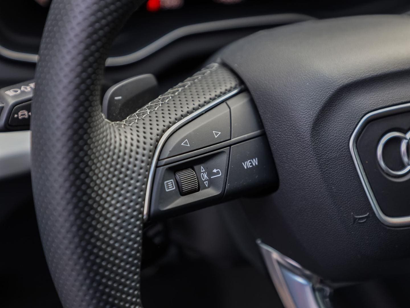 Bild über Audi Q5 Sportback 40 TFSI quattro S tronic - für weitere Informationen kontaktieren Sie den Audi Partner