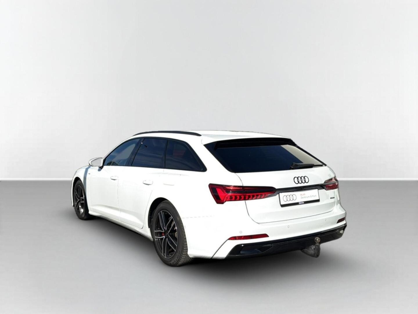 Bild über Audi A6 Avant TFSI e S line 55 TFSI e quattro S tronic - für weitere Informationen kontaktieren Sie den Audi Partner