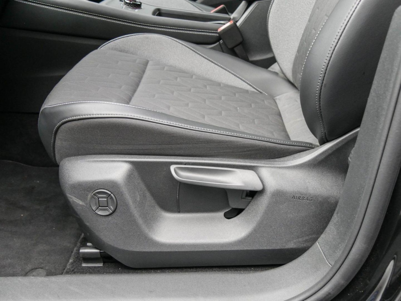 Volkswagen Tiguan – Bild 14